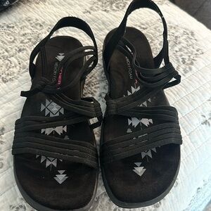 Excellent condition Skechers Memory Foam Sandals size 9